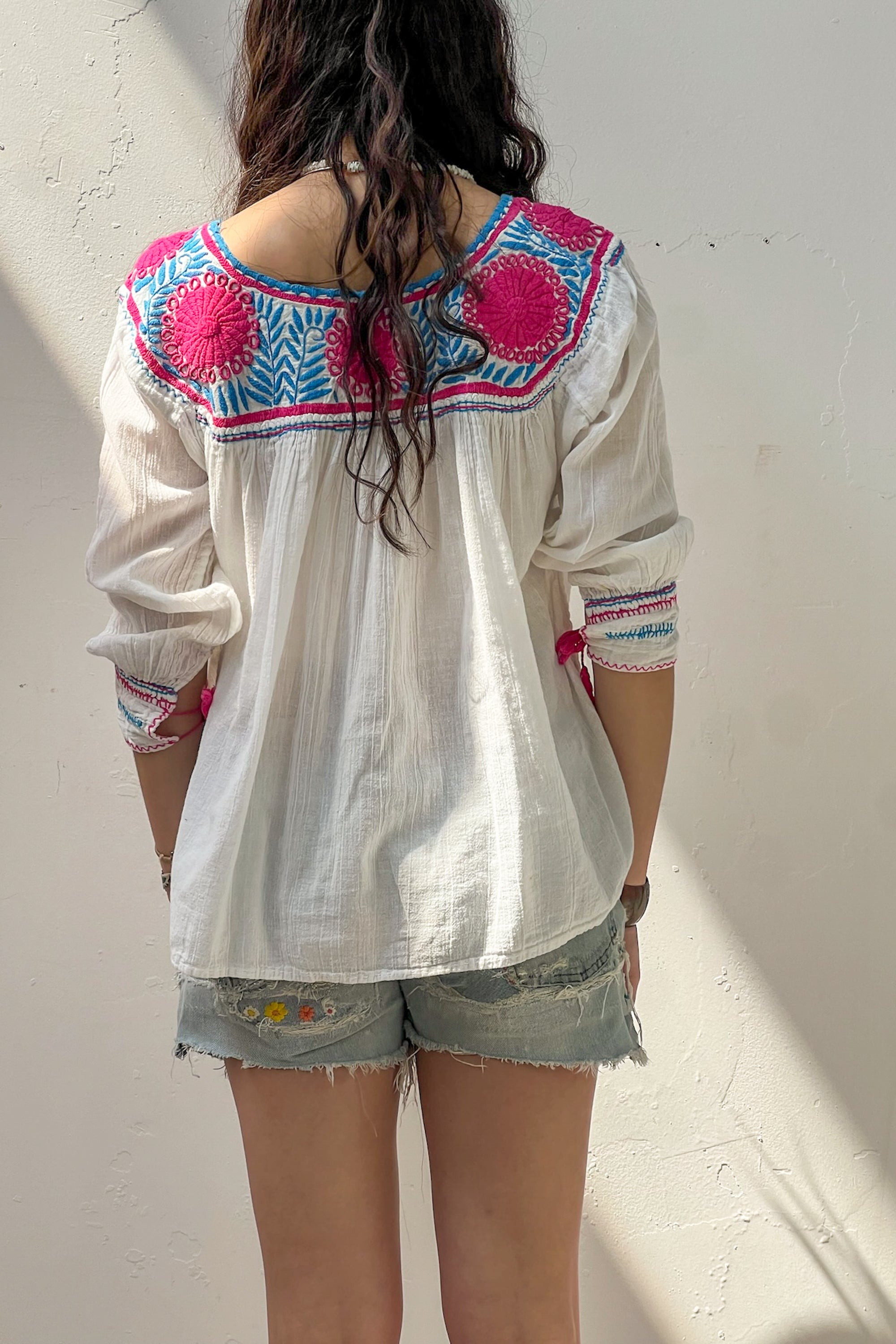 Vintage Hand Embroidered Blanco Top