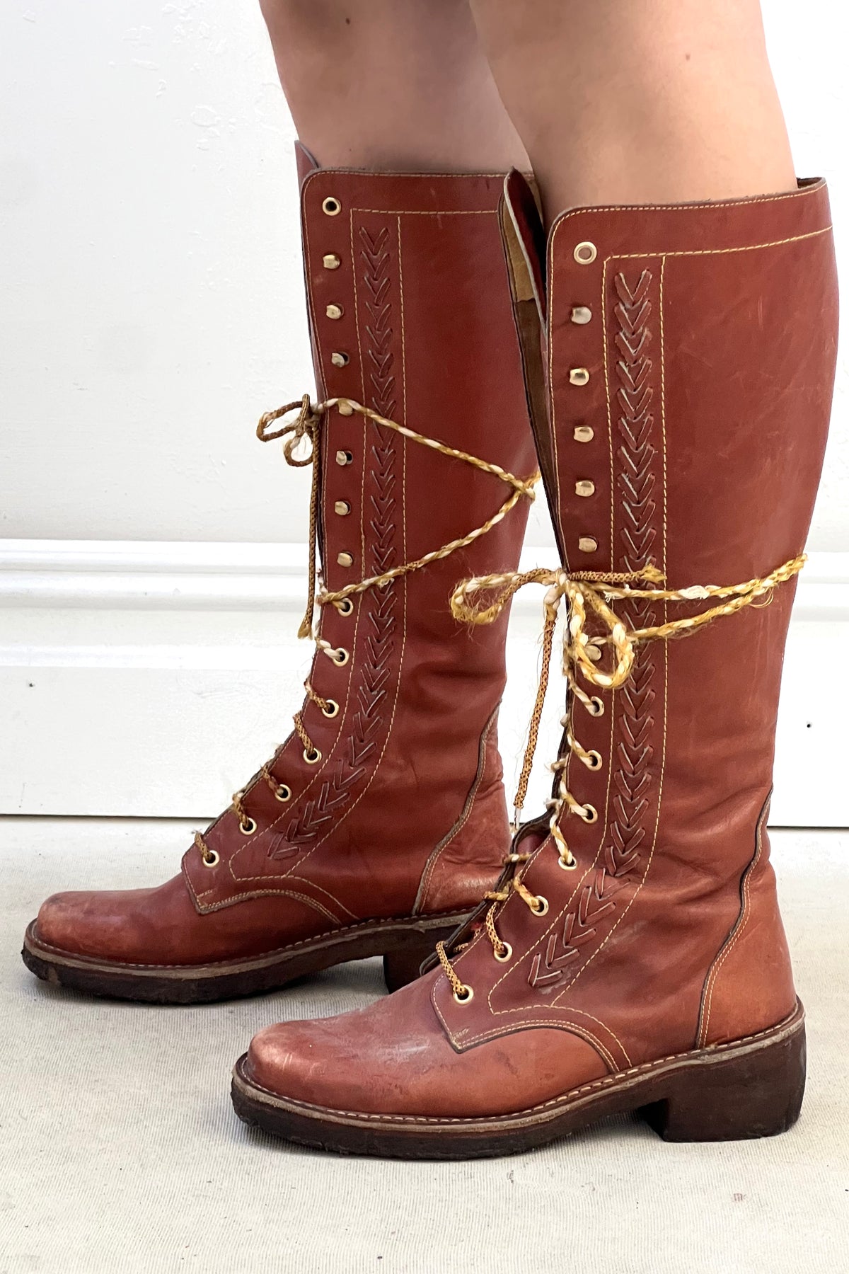Boots Leather 1970s Gum Soled Knee High Lace Up Vintage