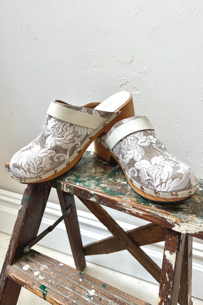 Vintage Johnny Was Clogs