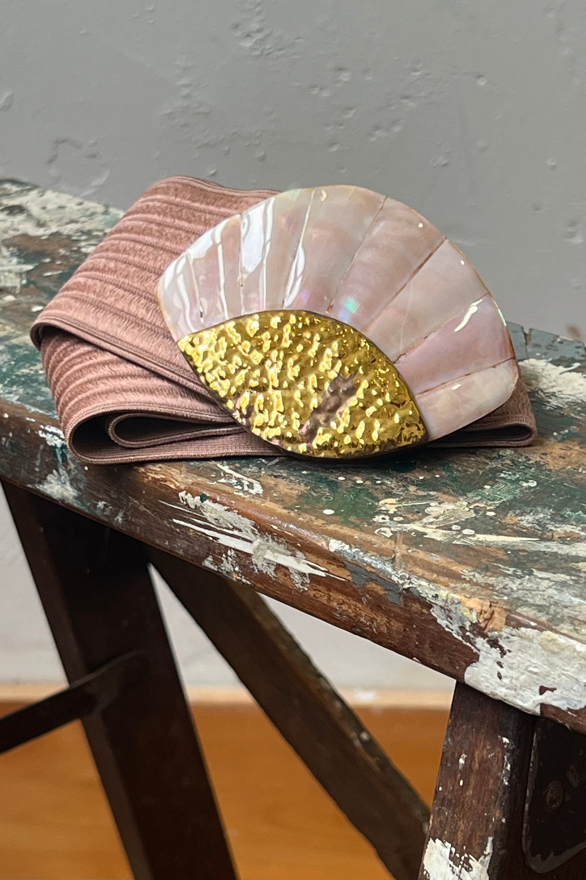 Vintage Mauve Silky Stretch Belt and Shell Buckle