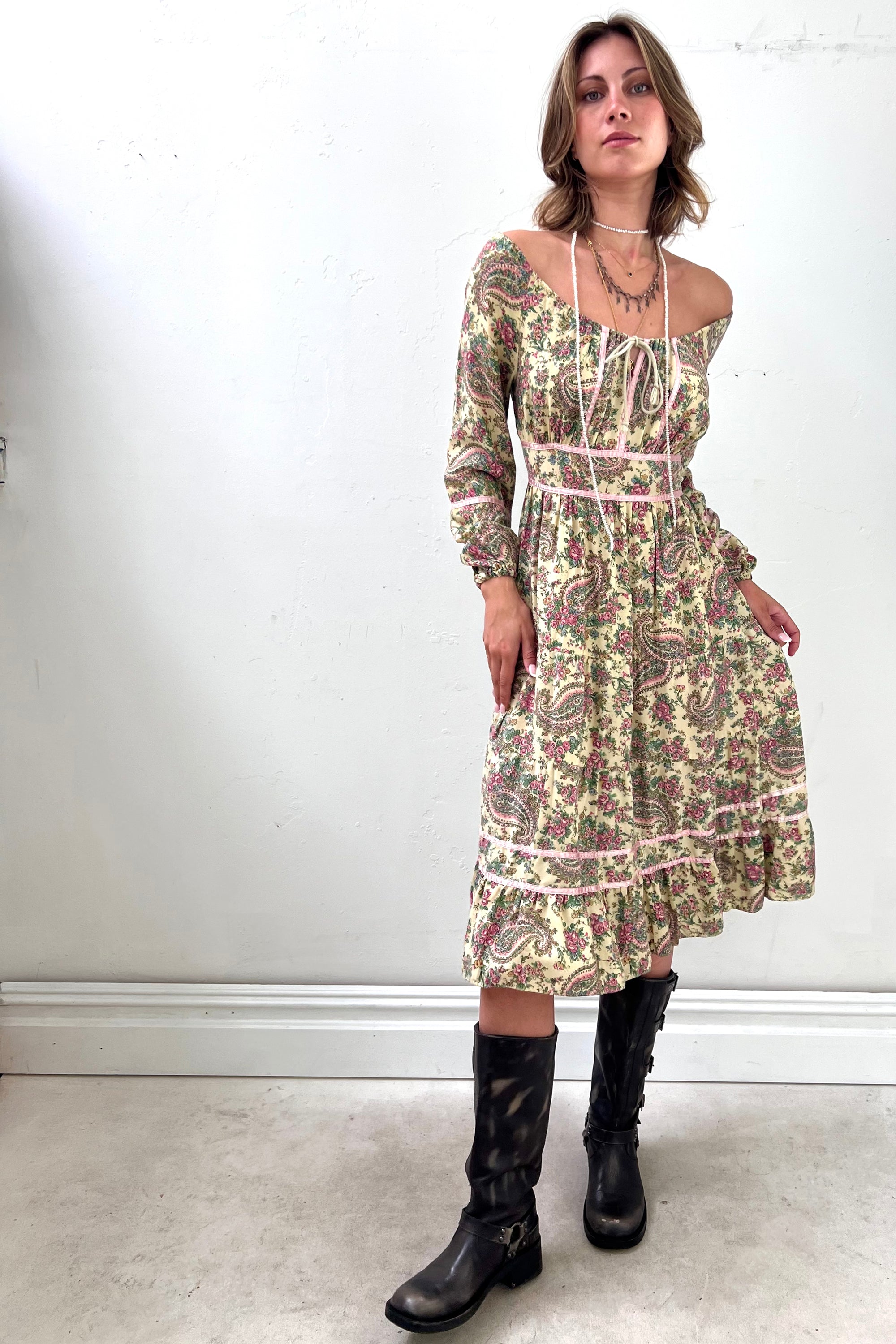 Vintage Floral Off the Shoulder Dress Selected by Anna Corinna